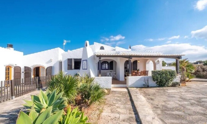 Ciutadella de Menorca Villa | Villa Carina - family villa with heated pool and sea view