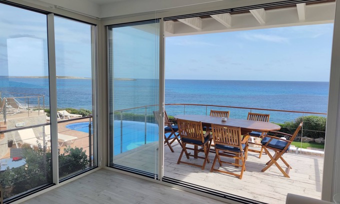 Marina de Son Ganxo Villa | Villa CASA MILOS B&B Menorca, annex on the sea with swimming pool