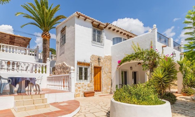 El Tesoro Villa | Villa Casa Verde, Sun-drenched and Private Pool close to beach