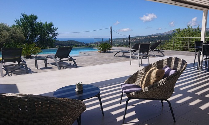 Cassis Villa | Villa Cassis Sea view and vineyards, 8 persons with swimming pool
