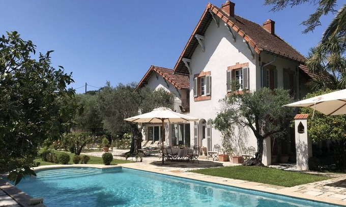 Roquebrune-sur-Argens Villa | Villa Cedrat - on a vineyard