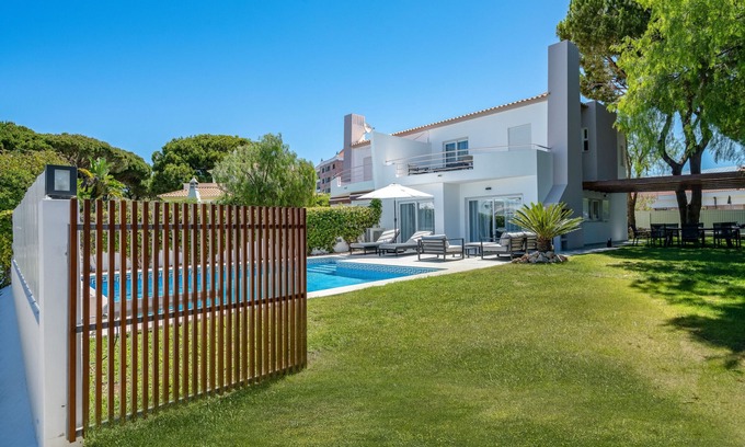 Vilamoura Ski Chalet | Villa Celeste by SAPvillas
