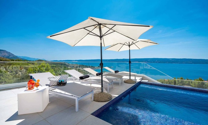 Dugi Rat Villa | Villa Chameleon with Pool