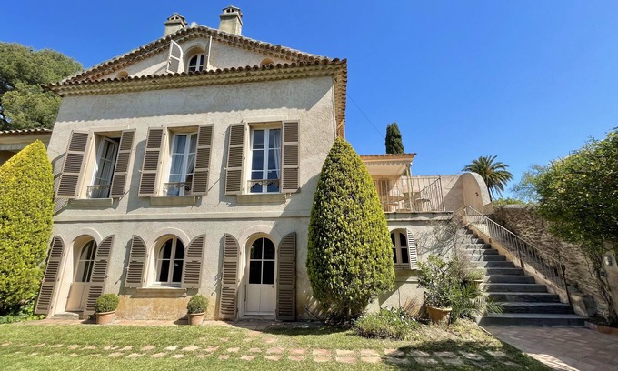 Hyeres City Centre Villa | Villa Chateaubriand in Hyères near the city center