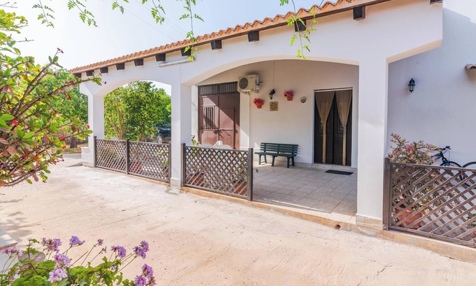 Noto Villa | Villa 'Chiara Oasi di Vendicari' with garden, 2 terraces and air conditioning CIR: 19089013C207445