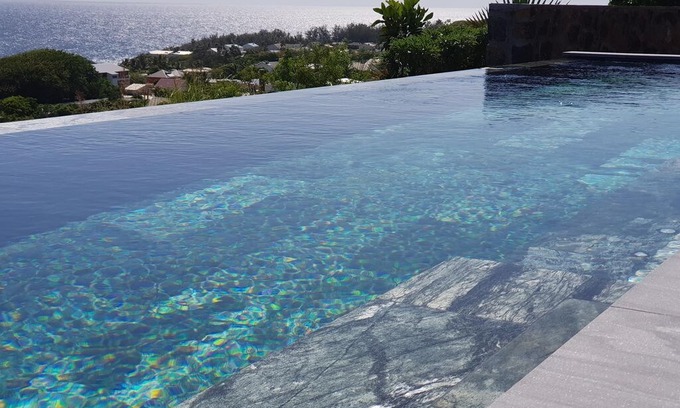 Grand Bois House | Villa Coco Palm5* piscine chauffée avec Spa inclus jusqu'à 8 pers. à St pierre