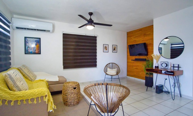 Islote House | Villa Colon near beach and Top Attractions, Wi-Fi