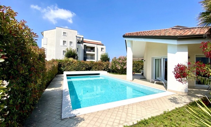 Jesolo House | Villa Con piscina - Carraro Immobiliare Jesolo