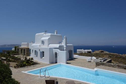 Houlakia Villa | Villa Crystal with Private Pool by Diles Villas
