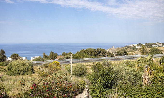 Bagheria House | Villa Cycas with Wi-Fi and free parking