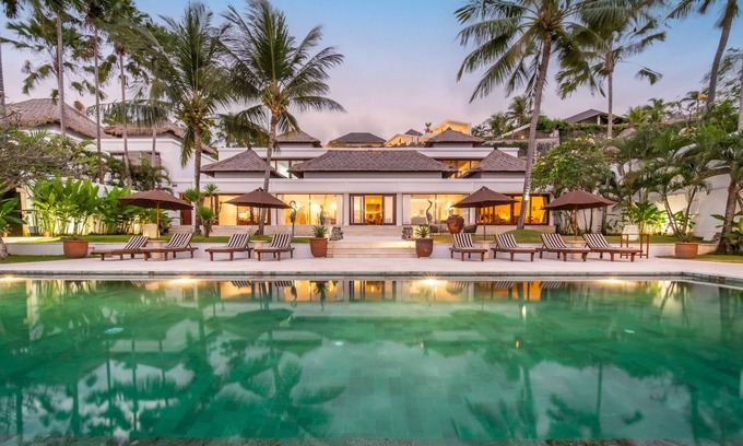 Candi Dasa Villa | Villa Dahlia, 4 bed Oceanfront Retreat, with Chef and Butler Candidasa