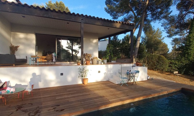 Gemenos Villa | Villa Dans la Pinède