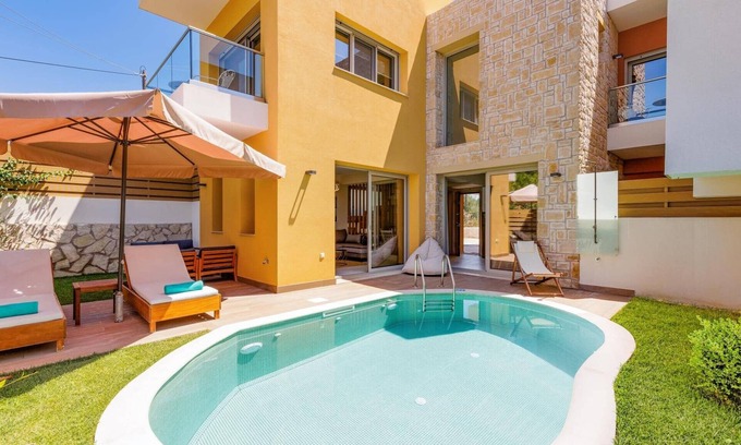 Gouvia Villa | Villa Daphne Gouvia by Villa Plus