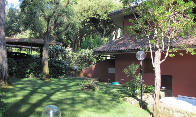 Punta Ala House | Villa de Cuatro Familias con Jardín en el Corazón del Bosque de Pinos