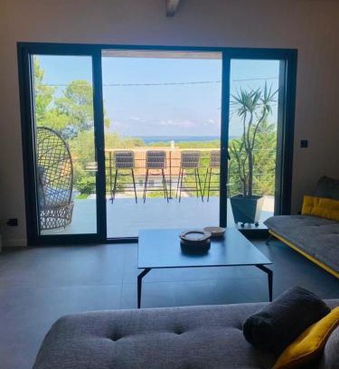 Lacanau Villa | Villa de luxe avec piscine et vue imprenable sur le lac