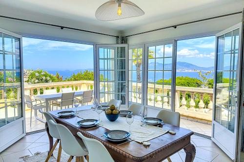 Pietrosella Villa | Villa de Prestige - clim - vue mer panoramique - piscine - 8 pers - 4 ch