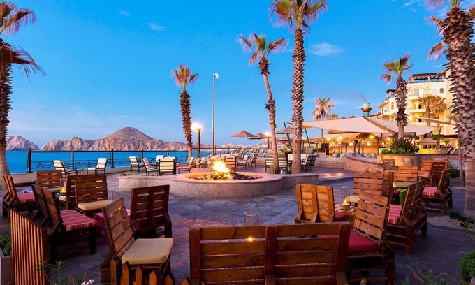 Los Cabos Hotel | Villa del Palmar 2-bdrm Beach front Hotel on Medano beach in Cabo San Lucas.
