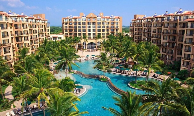 Flamingos Resort | Villa del Palmar Flamingos Resort and Spa Nuevo Vallarta Mexico Junior Suite