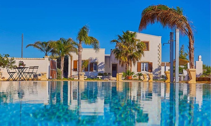 Arini Villa | Villa del Tufo with amazing pool in Marsala