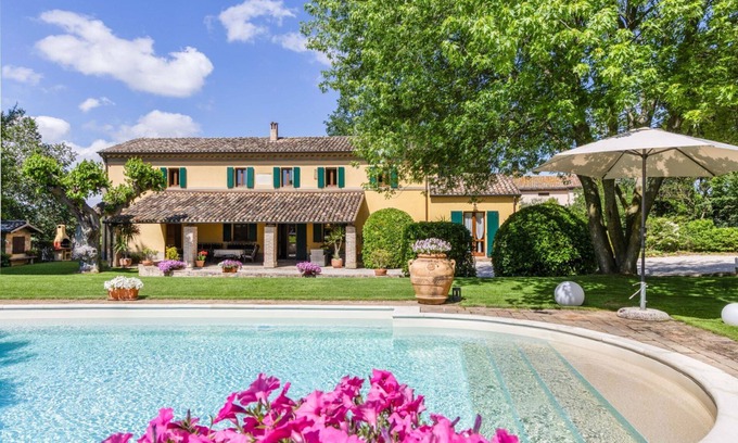Novilara Villa | Villa delle Vigne, villa with large garden and pool, close to the Adriatic coast