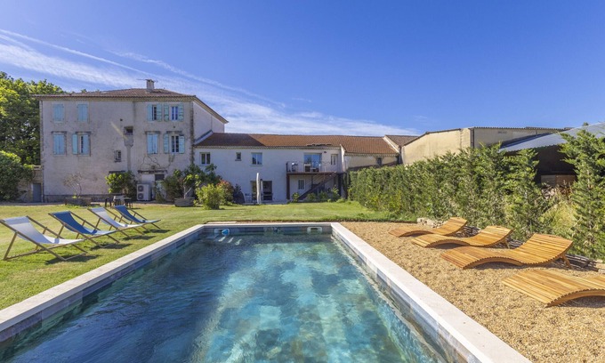 Monteux Villa | Villa des Cieux, a cosy holiday home with private pool in Provence for 8 people