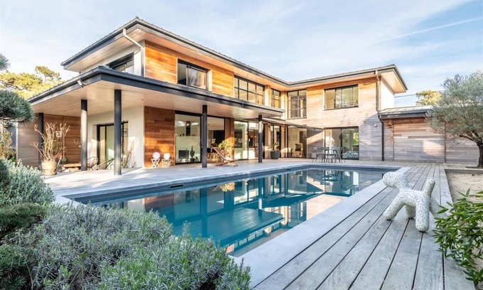 Anglet House | Villa des Pins, design, close to the beach and with pool