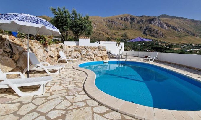 Castellammare del Golfo Villa | Villa Desdemona con piscina e Villa Shahla senza piscina, vista giardino
