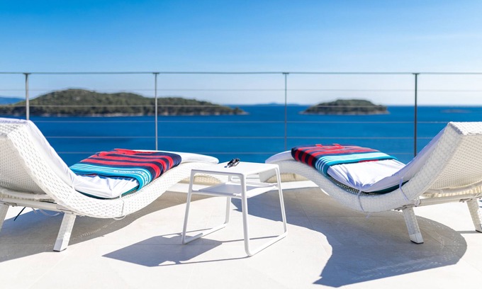 Prizba Villa | Villa Desire - Three Bedroom Villa with Pool and Sea View