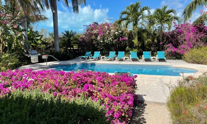 Grace Bay House | Villa Diez, Pool & Boat Charters