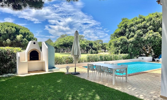 Quarteira House | Villa du Golf III-garden and private pool-air conditioning-5 minutes from the beach