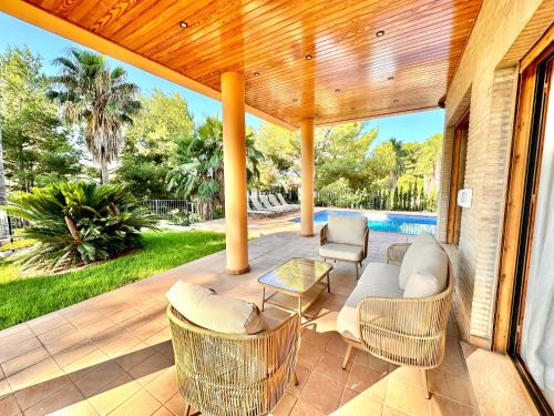 Chiva Villa | Villa El Bosque Golf Luxury Retreat