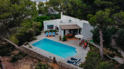 Ciutadella de Menorca House | Villa en Cala Morell con piscina privada en el bosque