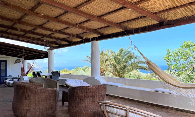 Malfa House | Villa Eolo - wonderful sea view and garden