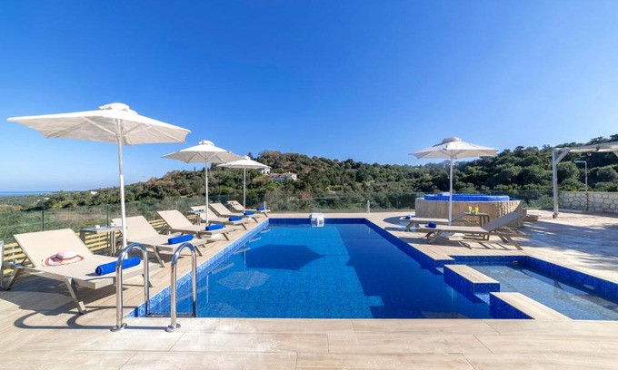 Episkopi Villa | Villa Etesians Heated Pool & Jacuzzi