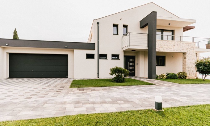 Sibenik Villa | Villa Felicity B4 - Four Bedroom Villa with Balcony and Pool