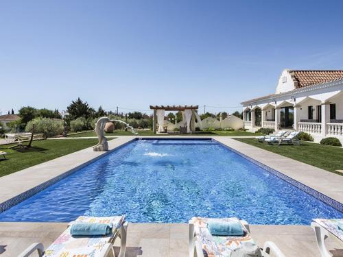 Cerro do Ouro Villa | Villa Flor de Lis by Interhome