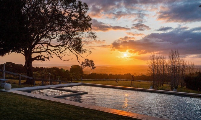Boneo House | Villa Floretti Heated Spa with Stunning Views