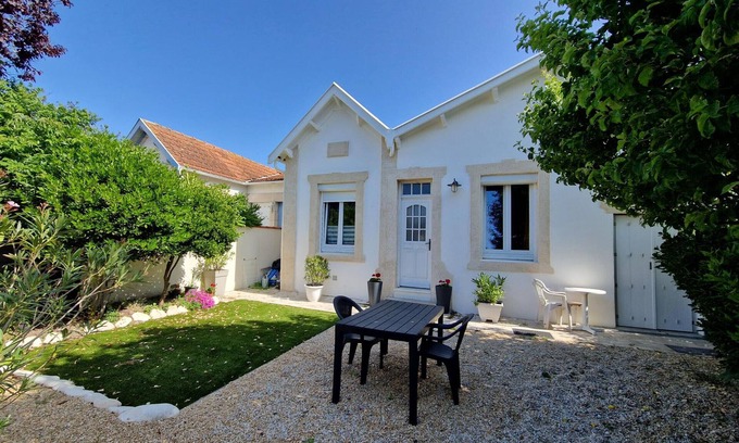 Quartier du Casino House | Villa for 5 in Châtelaillon-Plage, garden, near center and beach