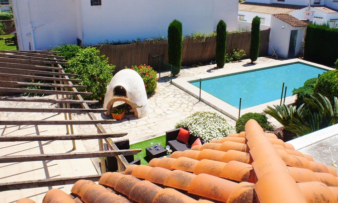 Vinaros Ski Chalet | Villa for 8 people with private pool.