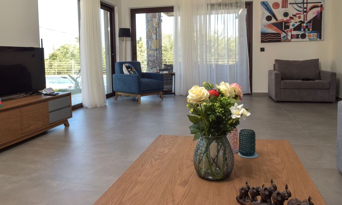 Kefalas Villa | Villa FOS in Kefalas, private pool, Mountain View, 3BR, 3BT