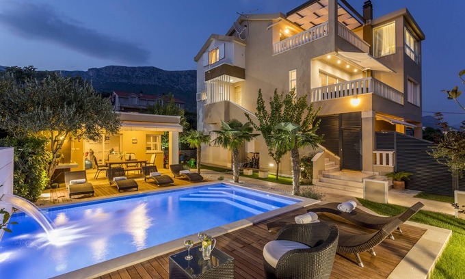Kastel Gomilica Villa | Villa Fox Exclusive - HEATED POOL, SEA VIEW, GYM & BBQ