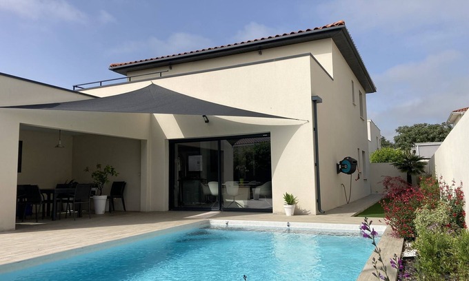 Villeneuve-les-Maguelone Villa | Villa Avec Piscine Proche de la mer et de Montpellier