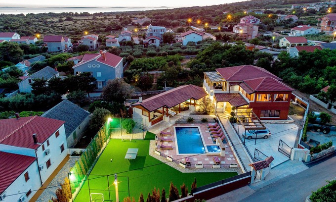 Vir Villa | Villa Frenky, Vir, heated pool, jacuzzi, pool, volleyball court, football court, www.zadarvillas