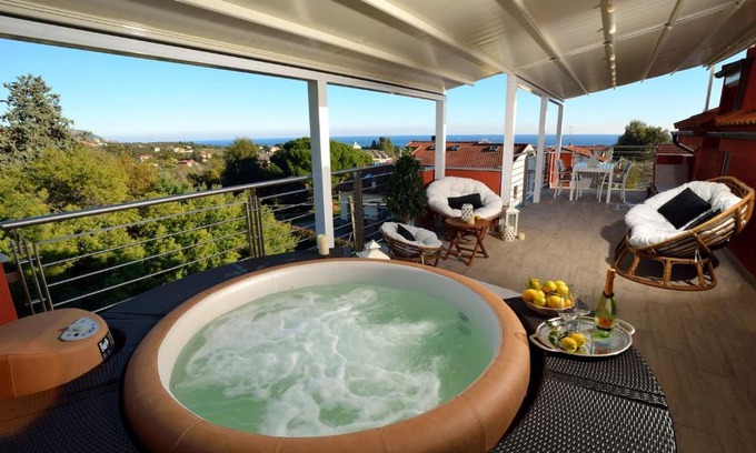 Loano House | Villa Giovanna con terrazza panoramica, Jacuzzi e sauna