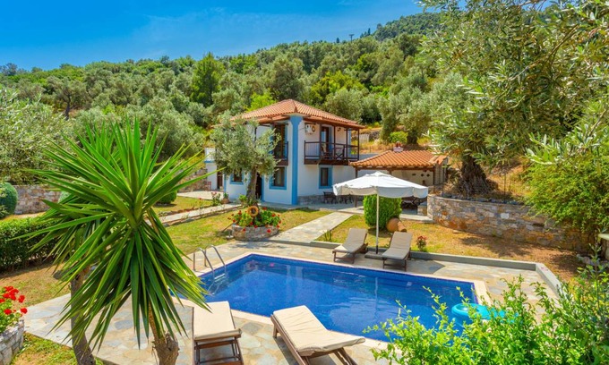 Skopelos Town Villa | Villa Glysteri: Large Private Pool, Walk to Beach, A/C