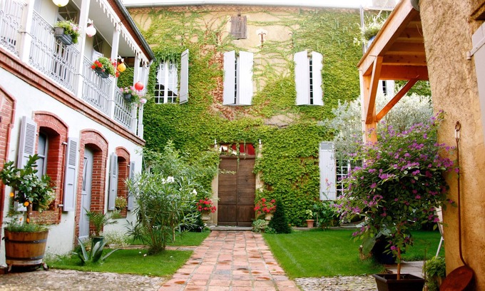 Plaisance Villa | Villa Hadrien, calm in a charming villa in Plaisance du Gers