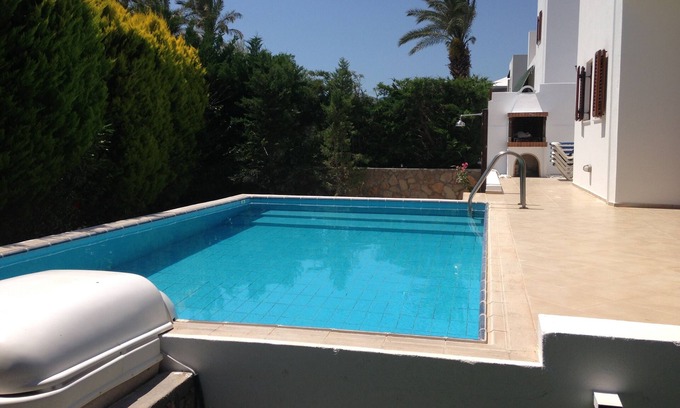 Lardos Villa | Villa Helios with Private Pool and Garden with Barbecue and Free Wi-Fi