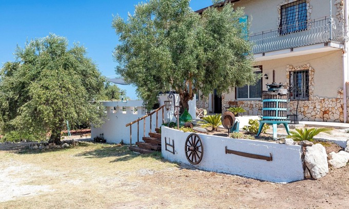 Sorso Villa | Villa 'Il Giglio Rosa' with Sea View, Private Terrace and Private Garden