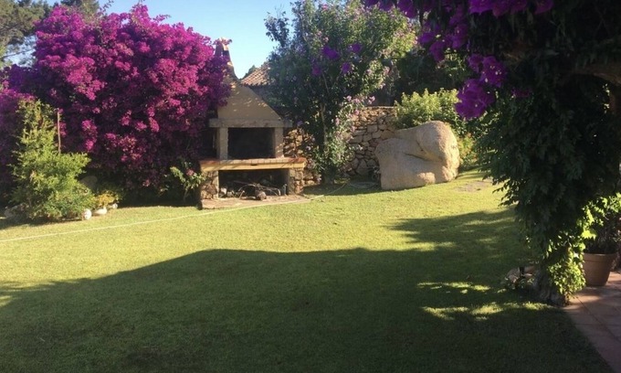 Cala di Volpe Cabin | Villa in Cala di Volpe, Porto Cervo surrounded by greenery
