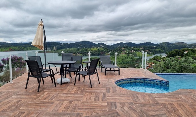Igarata House | Villa in gated community with infinity pool